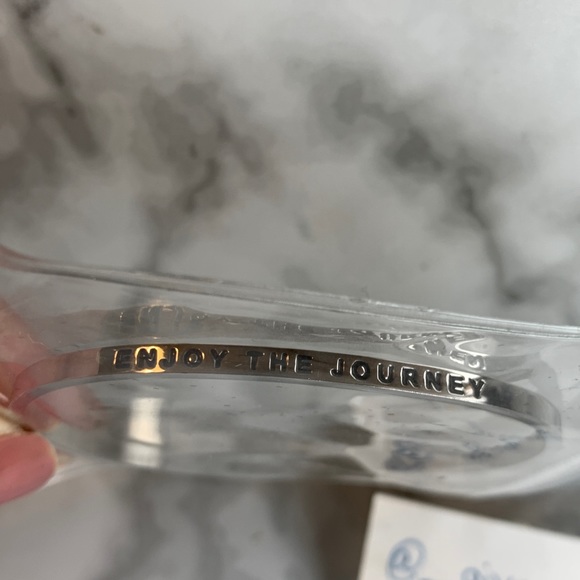 Silver Engraved ‘Enjoy The Journey’ Braclet - Picture 11 of 14